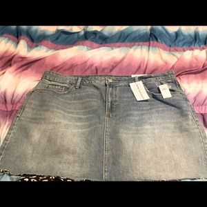 Plus mini skirt 😍